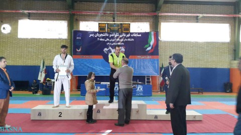 چهارمین دوره مسابقات سنگنوردی نوجوانان و نونهالان جام فجر به میزبانی استان قزوین برگزار شد .