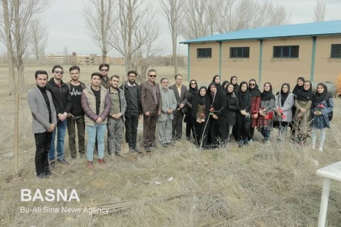 دانشجویان با دستان خود در دانشگاه بوعلی سینا نهال کاشتند + گزارش تصویری