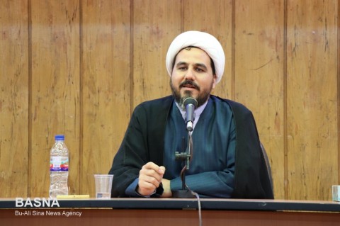 لازمه يك ازدواج موفق، خويشتن دارى قبل از ازدواج است/ كمال خويشتن دارى، غلبه بر تمايلات خود است