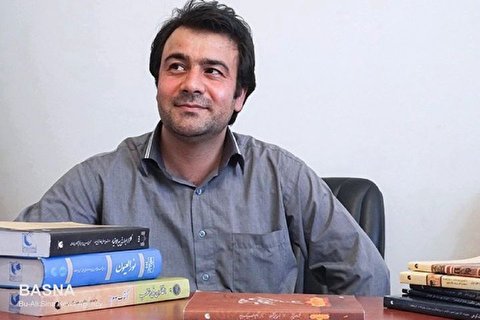 ‌نمی‌توان کسی را در سنین دانشجویی کتابخوان کرد