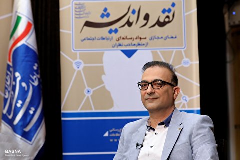 خدمات فضای مجازی به زبان فارسی بیش از آسیب‎هایش می باشد؟