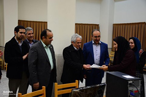 کتابداران نمونه دانشگاه باحضور دکتر محمدی‌فر تقدیر شدند + گزارش تصویری