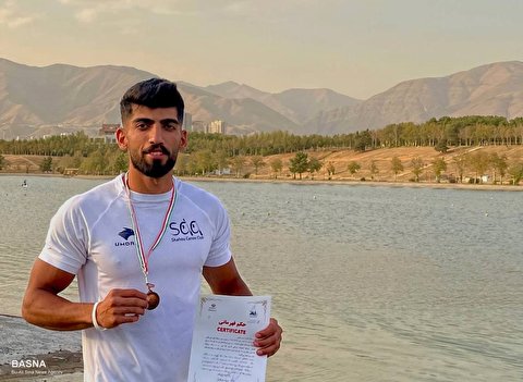 آروین دیانتی دانشجوی دانشگاه بوعلی‌سینا مدال برنز مسابقات قایقرانی روئینگ مردان کشور را کسب کرد