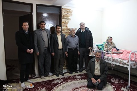 رئیس مجتمع آموزش عالی نهاوند با خانواده شهید داودرضا لطیفی دیدار کرد