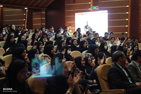 جشن معارفه دانشجویان کاردانی و کارشناسی جدیدالورود سال ۱۴۰۱ دانشگاه بوعلی‌سینا برگزار شد + گزارش تصویری