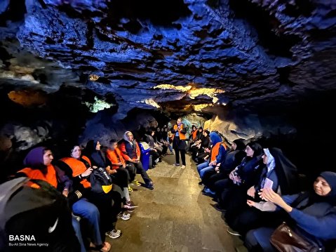شرکت‌کنندگان چهارمین المپیاد فرهنگی و ورزشی دانشجویان شاهد از غار علیصدر بازدید کردند
