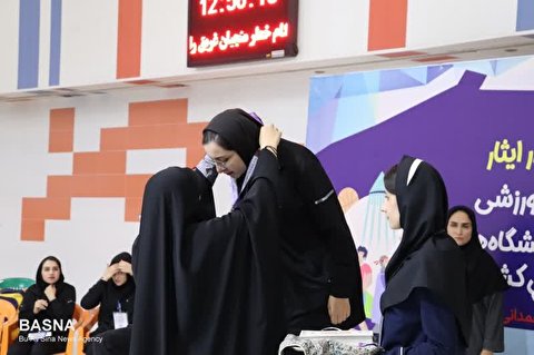 دانشگاه تهران قهرمان مسابقات شنای دختران در چهارمین المپیاد فرهنگی ورزشی دانشجویان شاهد و ایثارگر شد