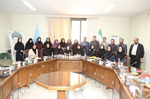معاون پژوهش و فناوری دانشگاه بوعلی‌سینا از کتاب‌داران تجلیل کرد