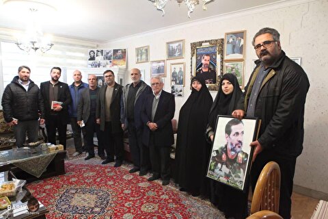 رئیس دانشگاه بوعلی‌سینا با خانواده سردار شهید حاج سعید قهاری سعید دیدار و گفت‌و‌گو کرد + گزارش تصویری