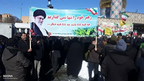 اجتماع روز بصیرت و میثاق با ولایت با حضور مردم و دانشگاهیان همدان برگزار شد + گزارش تصویری