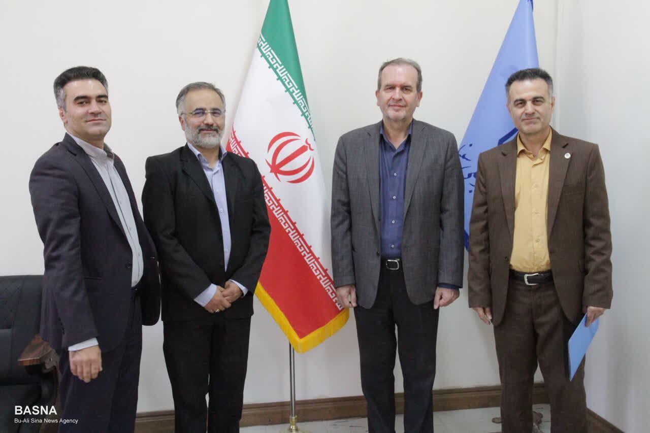 دکتر اکبر مومنی‌راد به عنوان رئیس مرکز بین‌­المللی آموزش زبان فارسی به غیرفارسی زبانان دانشگاه بوعلی‌سینا منصوب شد